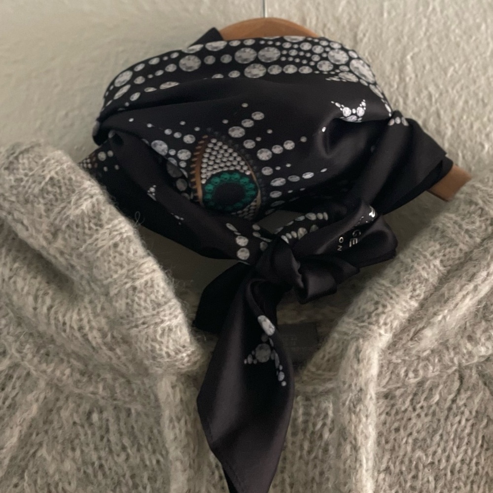 ✨Silk Bandana✨ - Picture 2 of 9